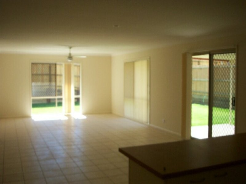 14 Overton Street, Calamvale QLD 4116