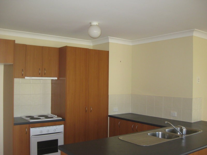 8 Nique Court, Redcliffe QLD 4020