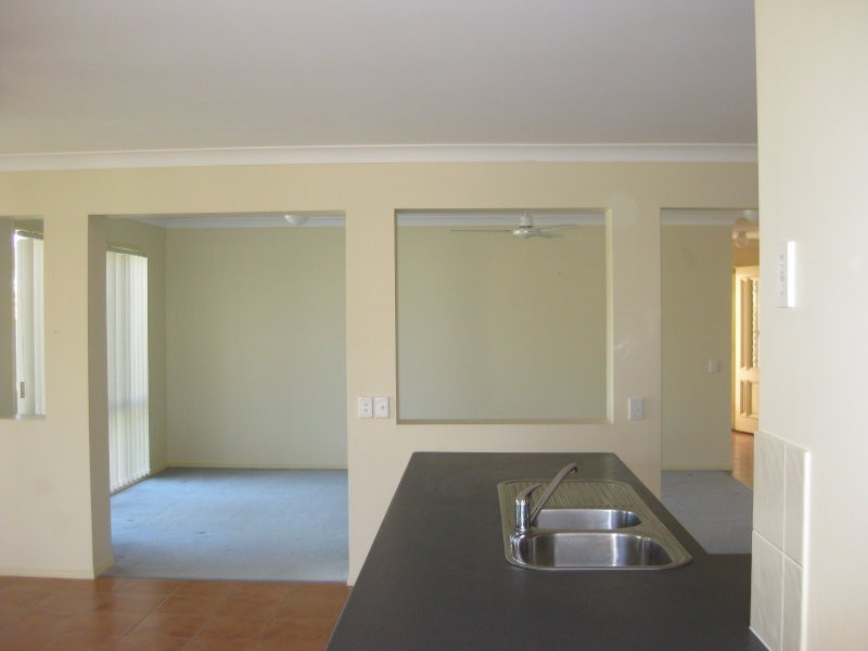 8 Nique Court, Redcliffe QLD 4020