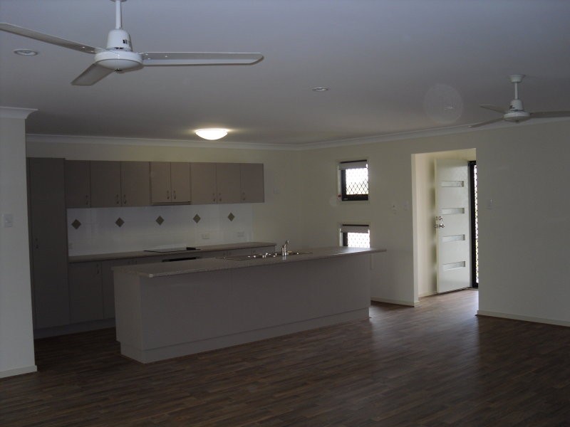 8 Figbird Close, Goodna QLD 4300