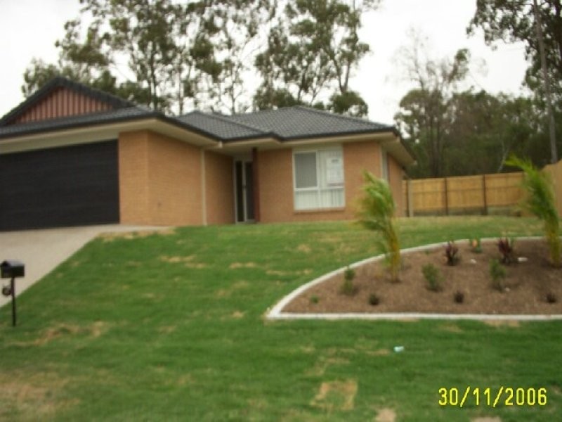 16 Hill End Avenue, Hillcrest QLD 4118