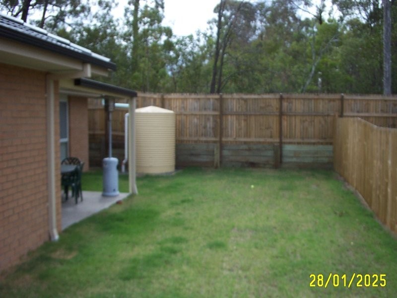16 Hill End Avenue, Hillcrest QLD 4118