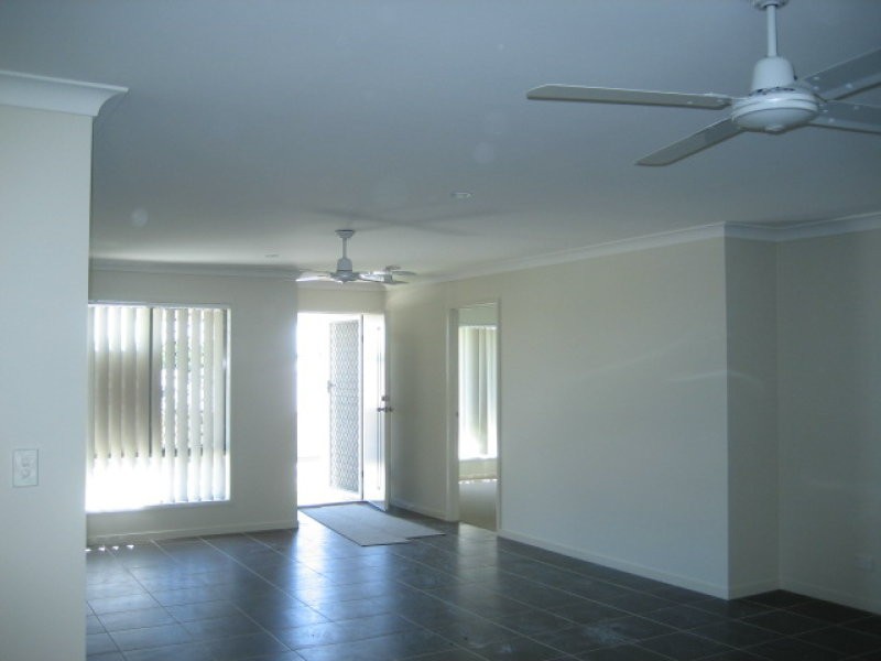 8 Doogal Court, Redbank Plains QLD 4301