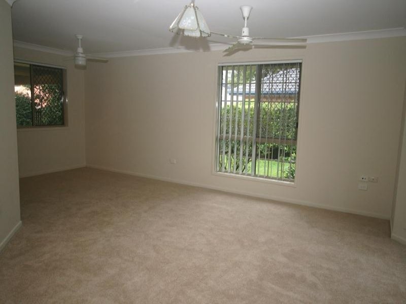 15 Fairview Place, Bridgeman Downs QLD 4035