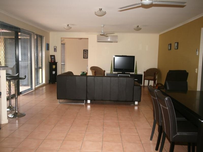 6 Sellers, Mcdowall QLD 4053