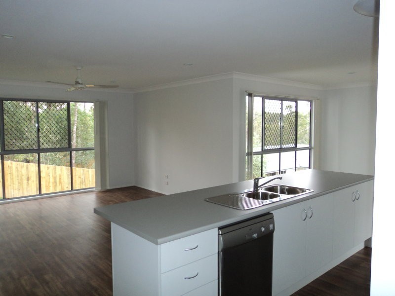 6 Bushlark Place, Goodna QLD 4300