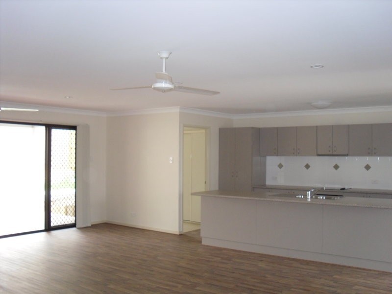 8 Figbird Close, Goodna QLD 4300