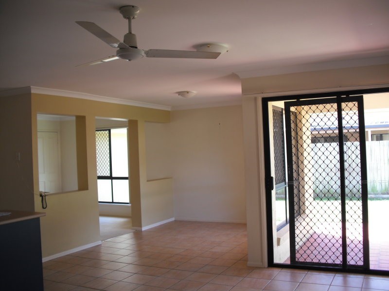 4 Gladebourne Crescent, Victoria Point QLD 4165