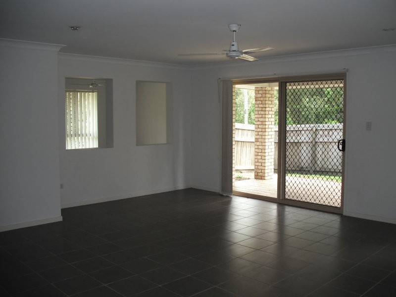 2 Plymouth Place, Calamvale QLD 4116