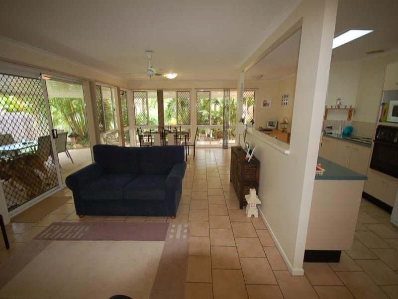 2 Wyara Court, Petrie QLD 4502