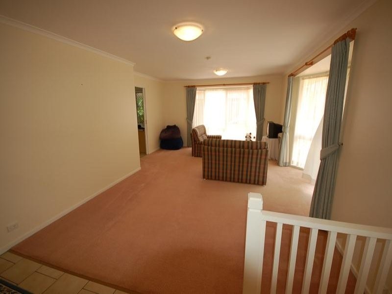 2 Wyara Court, Petrie QLD 4502