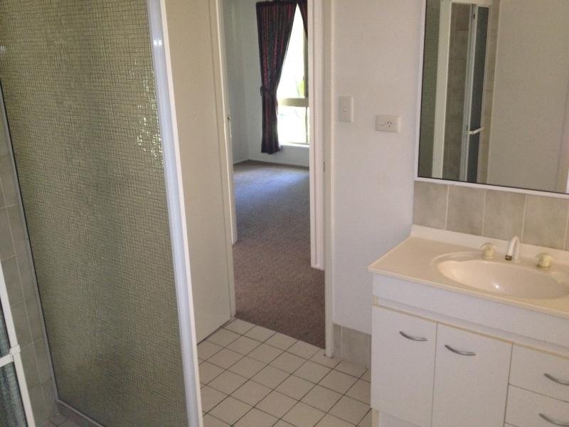 8 Beckett Road, Mcdowall QLD 4053