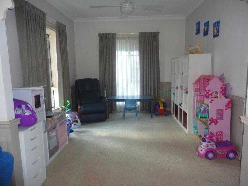 6 Cosmos Place, Bridgeman Downs QLD 4035