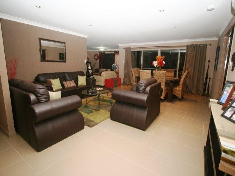 1 Barambah Cct, Warner QLD 4500