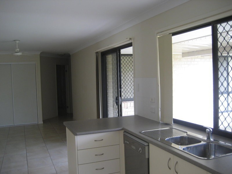 9 Tern Close, Eagleby QLD 4207