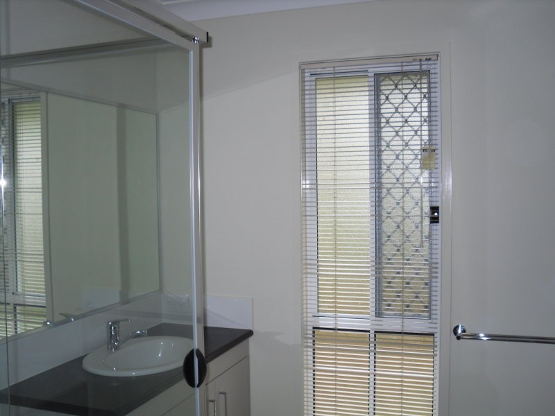 27 Salomon Court, Goodna QLD 4300