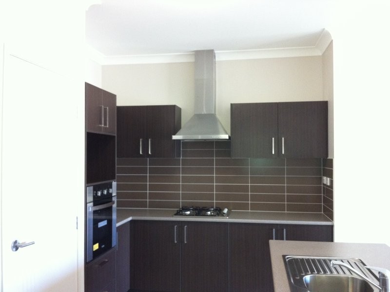 2 Erbin Lane, Augustine Heights QLD 4300