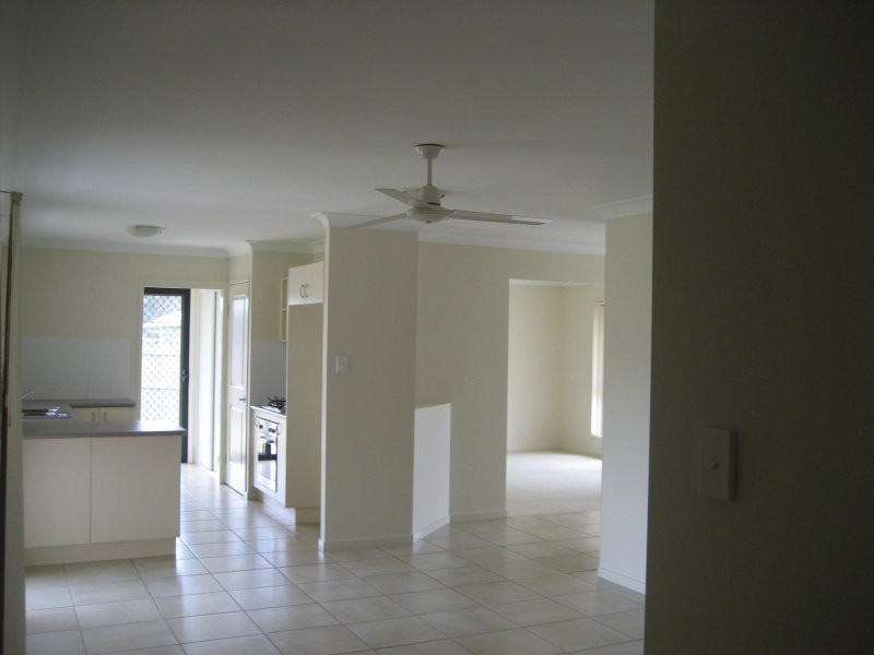 9 Tern Close, Eagleby QLD 4207