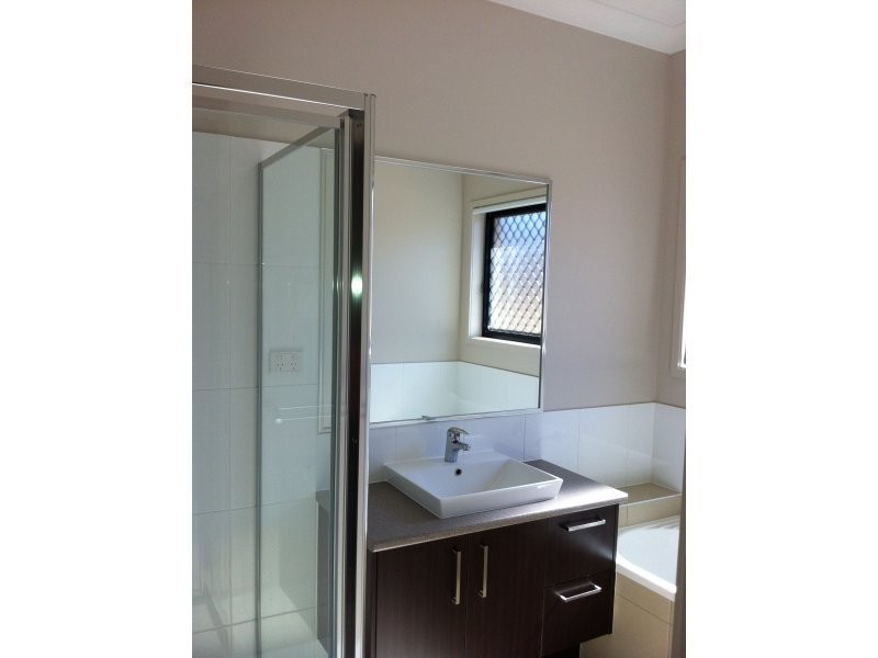 2 Erbin Lane, Augustine Heights QLD 4300