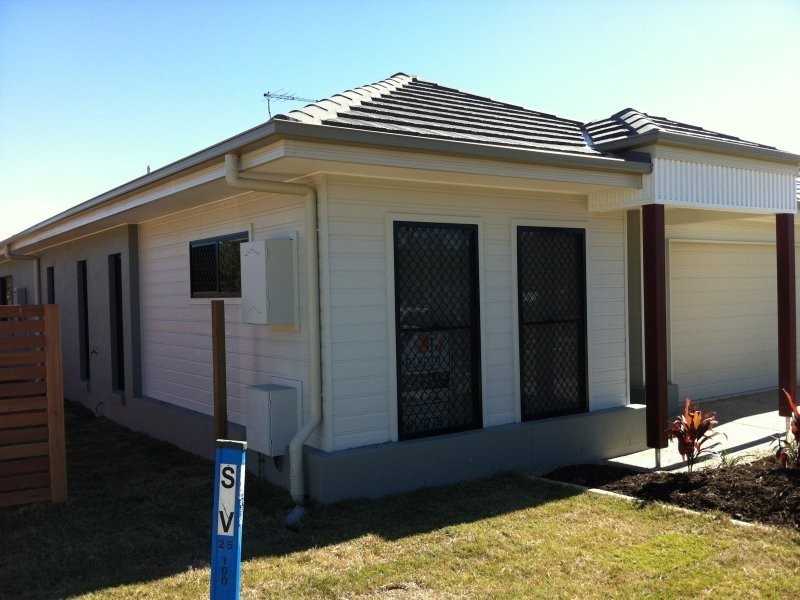 2 Erbin Lane, Augustine Heights QLD 4300