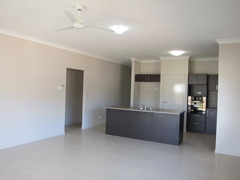 2 Erbin Lane, Augustine Heights QLD 4300