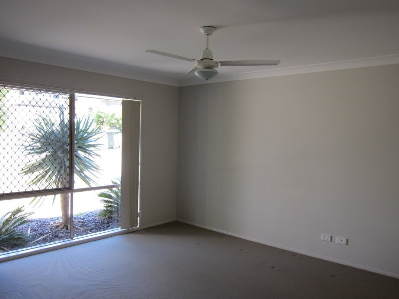 11 Willow Place, Heathwood QLD 4110