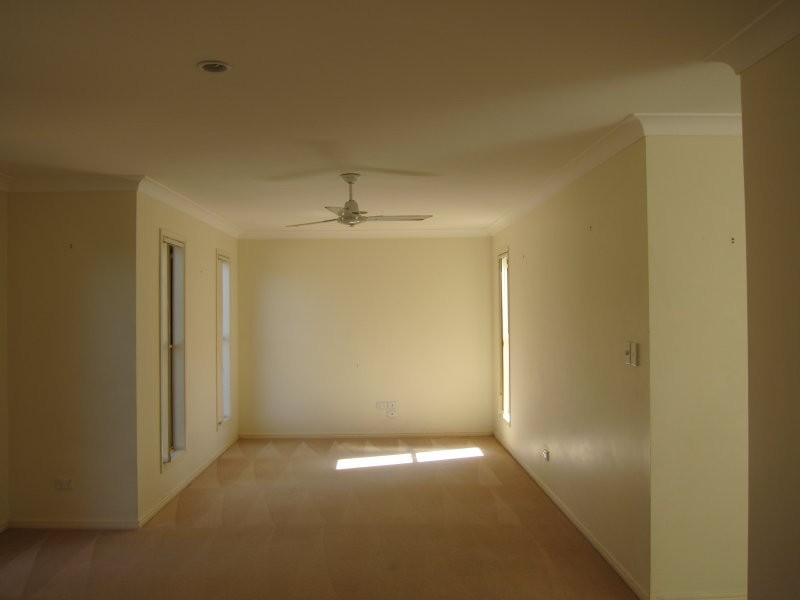 9 Wade Court, Shailer Park QLD 4128