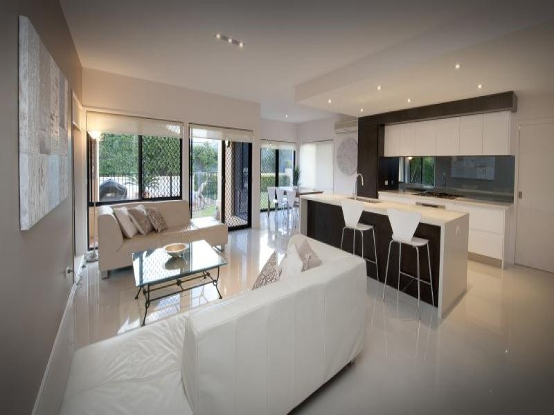 18 Voyager Circuit, Bridgeman Downs QLD 4035