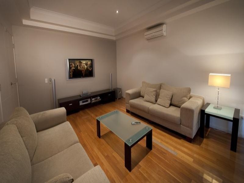 18 Voyager Circuit, Bridgeman Downs QLD 4035