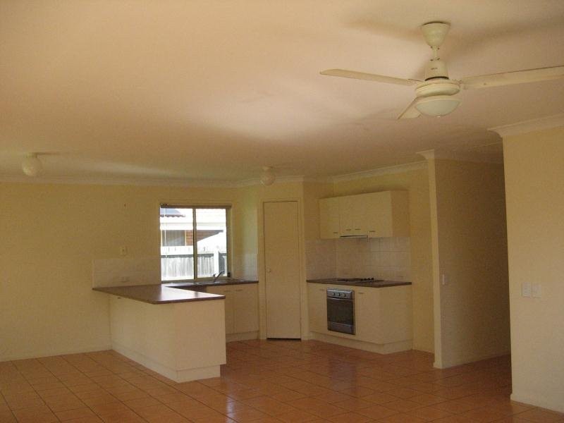 4 David Close, Scarborough QLD 4020