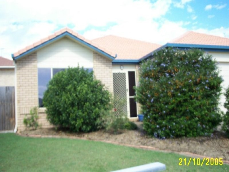 8 Nique Court, Scarborough QLD 4020