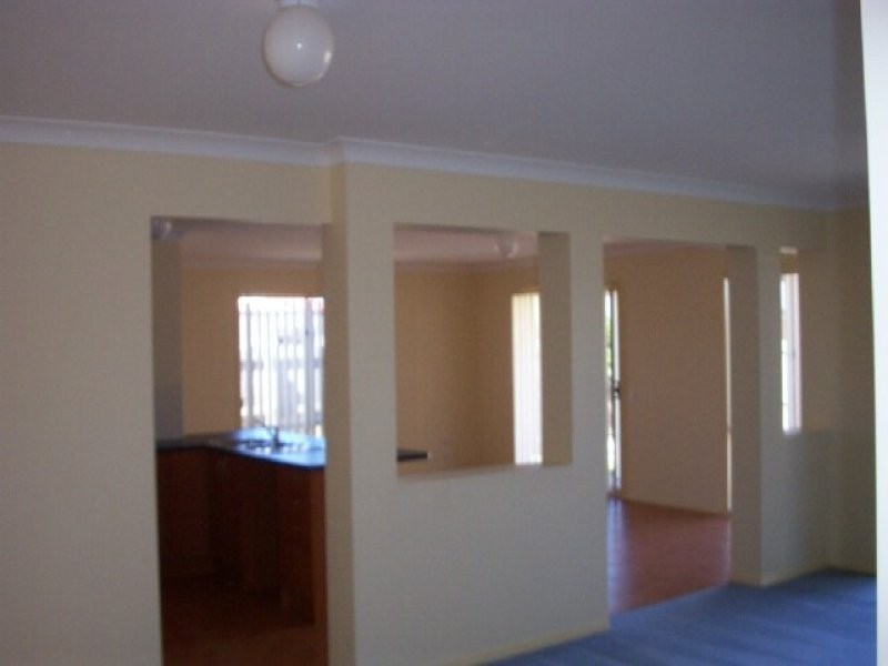 8 Nique Court, Scarborough QLD 4020