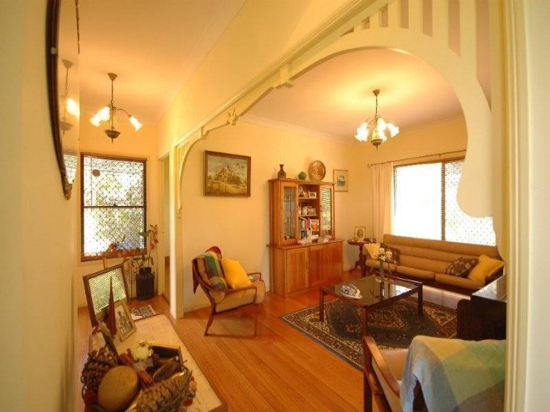2 Huntingdale Court, Mount Lofty QLD 4350