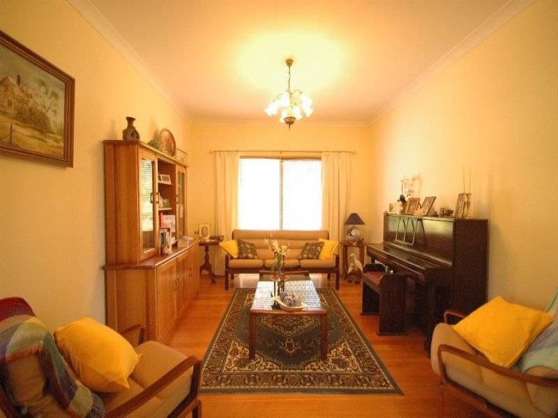 2 Huntingdale Court, Mount Lofty QLD 4350