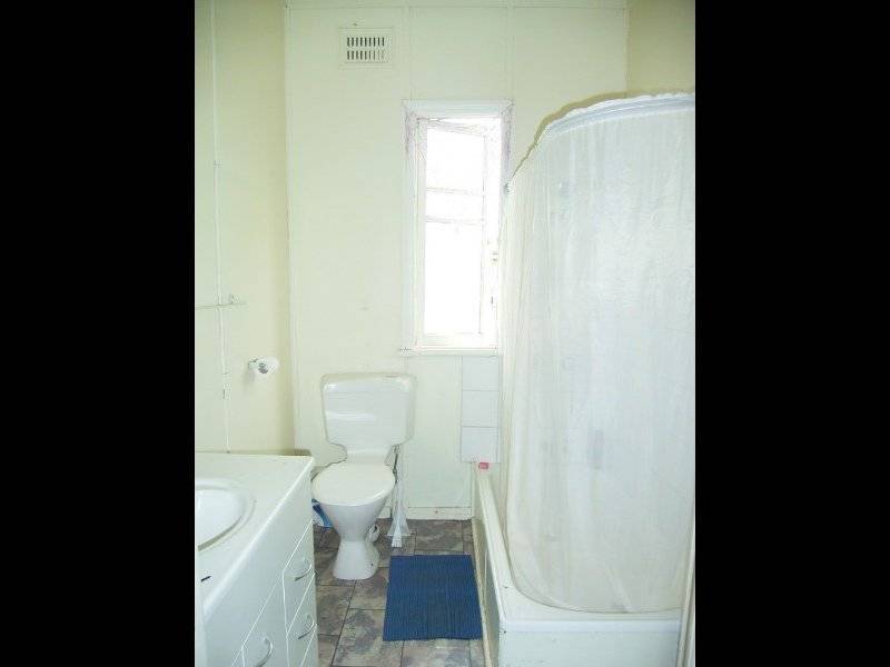 329 Bridge St, Newtown QLD 4350