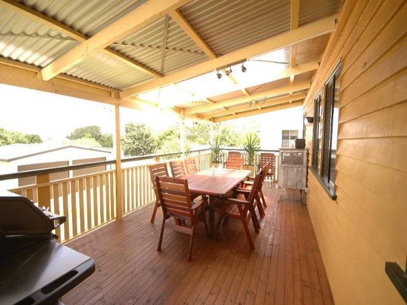 36 Geoffrey St, Mount Lofty QLD 4350