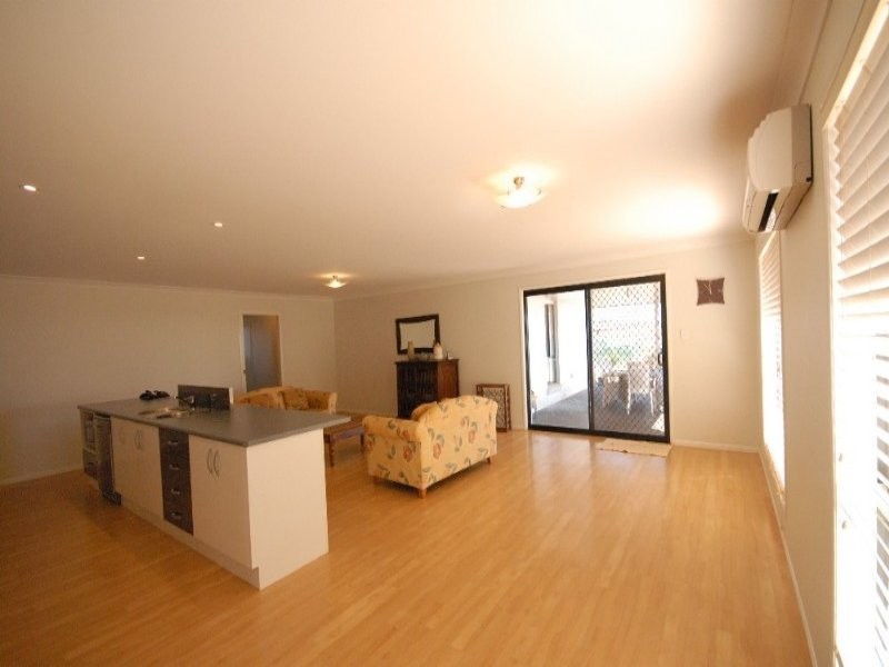 9 McLachlan Drive, Highfields QLD 4352