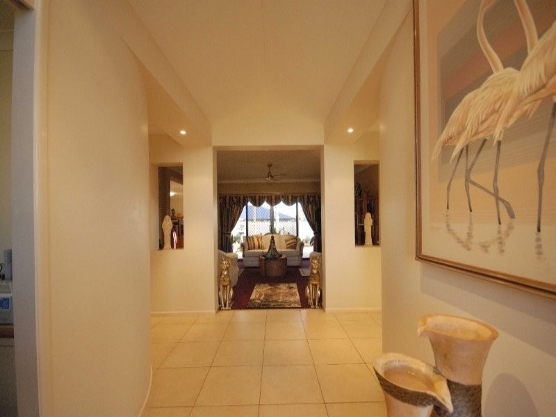 7 Nioka Drive, Highfields QLD 4352