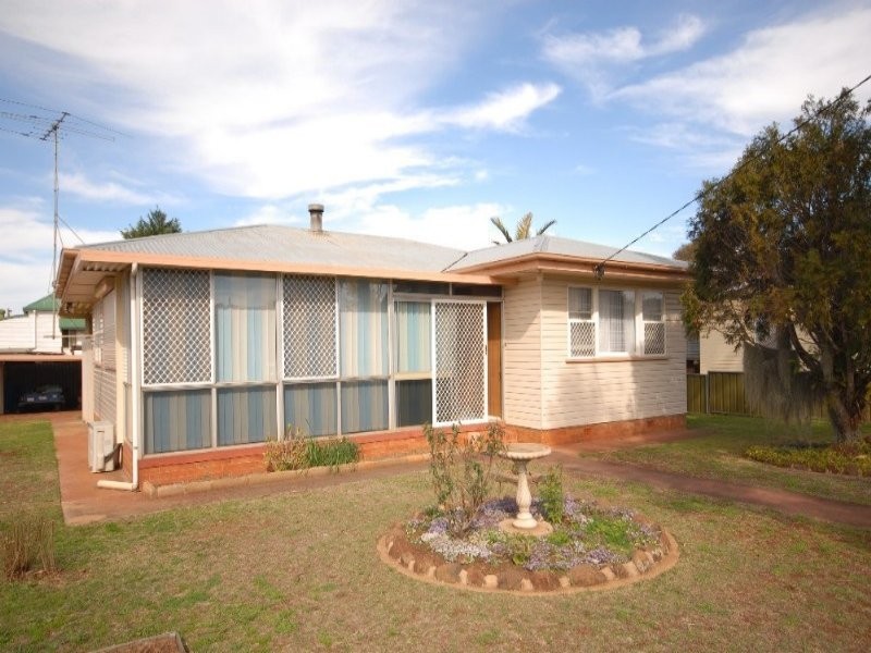 12 Barah Street, Rockville QLD 4350