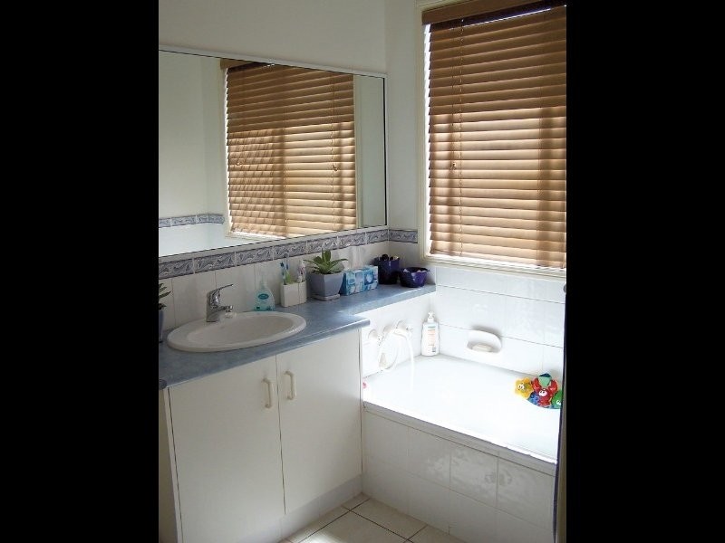 8 Obeirne Street, Kearneys Spring QLD 4350