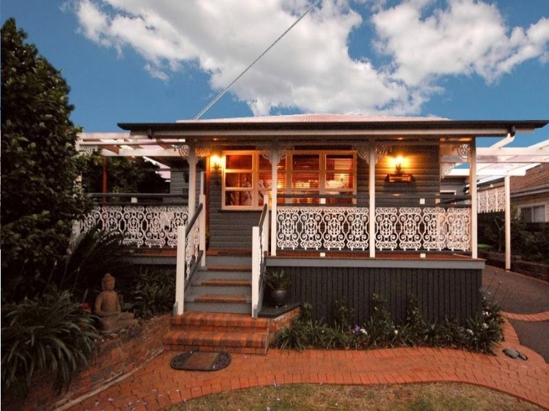 20 Mary Street, Mount Lofty QLD 4350