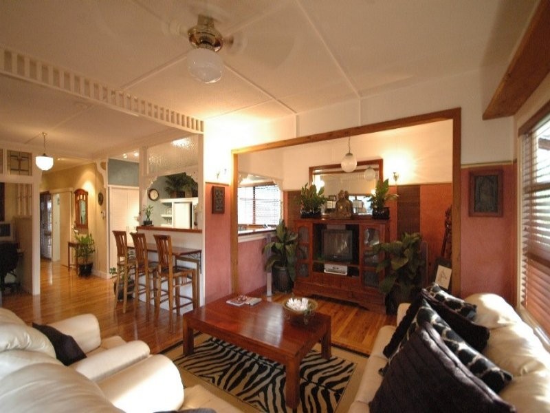 20 Mary Street, Mount Lofty QLD 4350