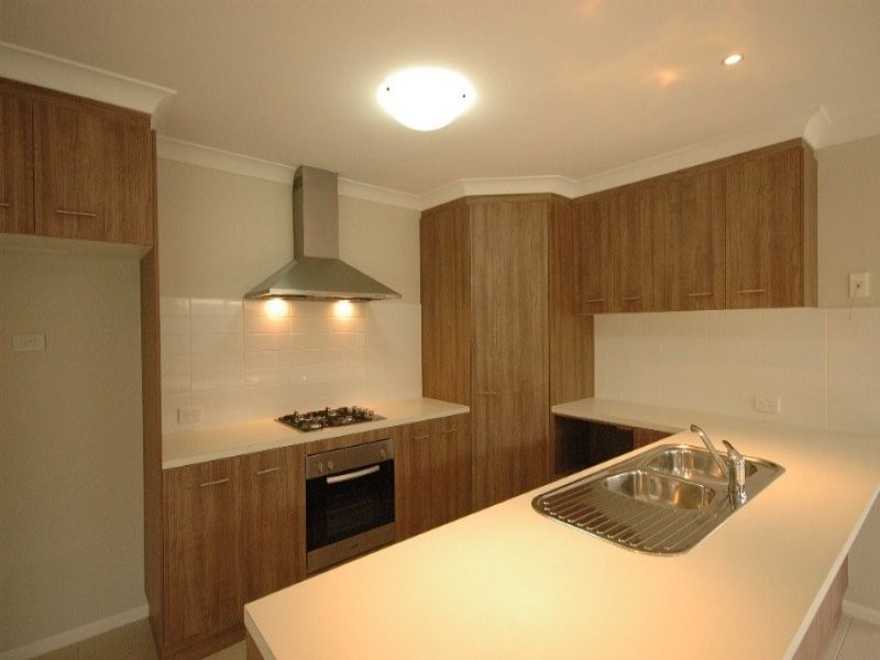 1/24 Sambar Court, Kearneys Spring QLD 4350