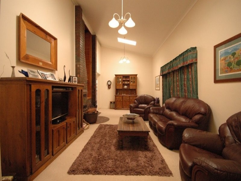 6 McAdam Court, Middle Ridge QLD 4350