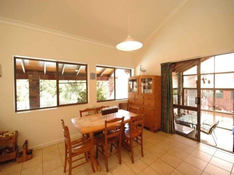 6 McAdam Court, Middle Ridge QLD 4350