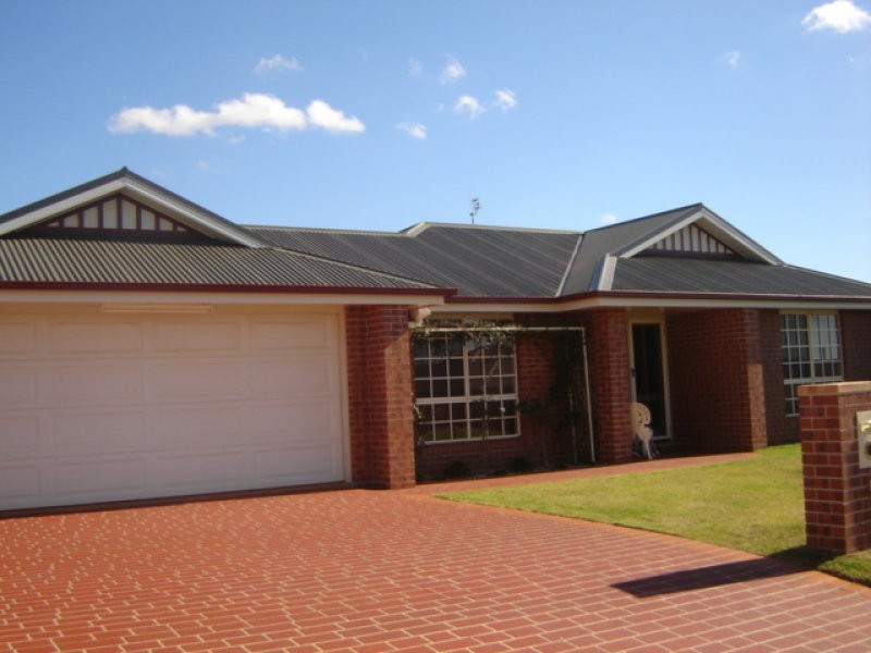 5 Nioka Drive, Highfields QLD 4352