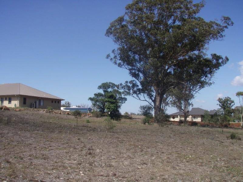 8 Oakdale Place, Highfields QLD 4352