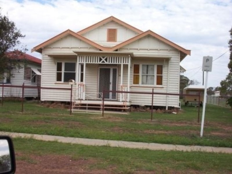 12 George Street, Jandowae QLD 4410