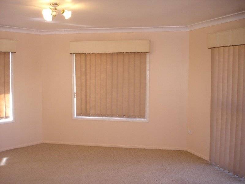 24 Hennenlotter Ct, Kearneys Spring QLD 4350