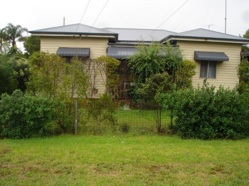 1 Shannon Court, East Toowoomba QLD 4350